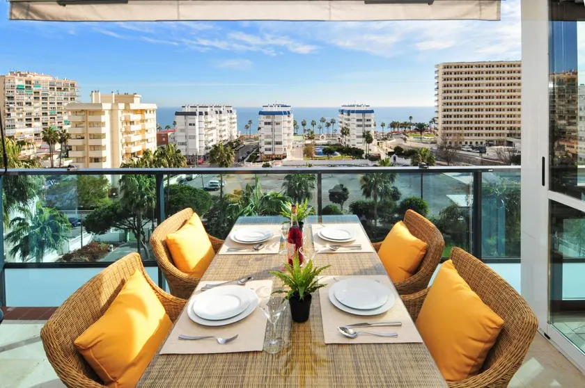 Holiday apartment with pool, garden & terrace - Image 1