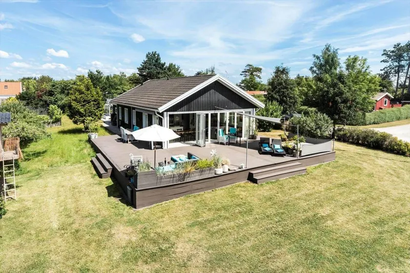 House with barbecue & terrace - Image 1