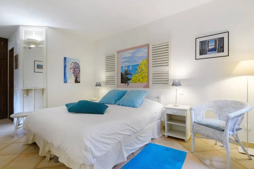 Bed & breakfast with heated pool, garden & fast internet | Garden view - Image 1