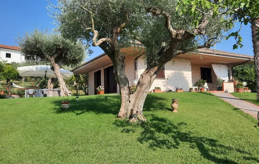 Family-oriented villa with barbeque, terrace & garden | Nature view | Pets are welcome - Image 1
