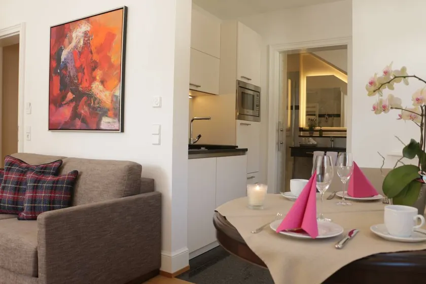 Apartment with garden & terrace - Image 1