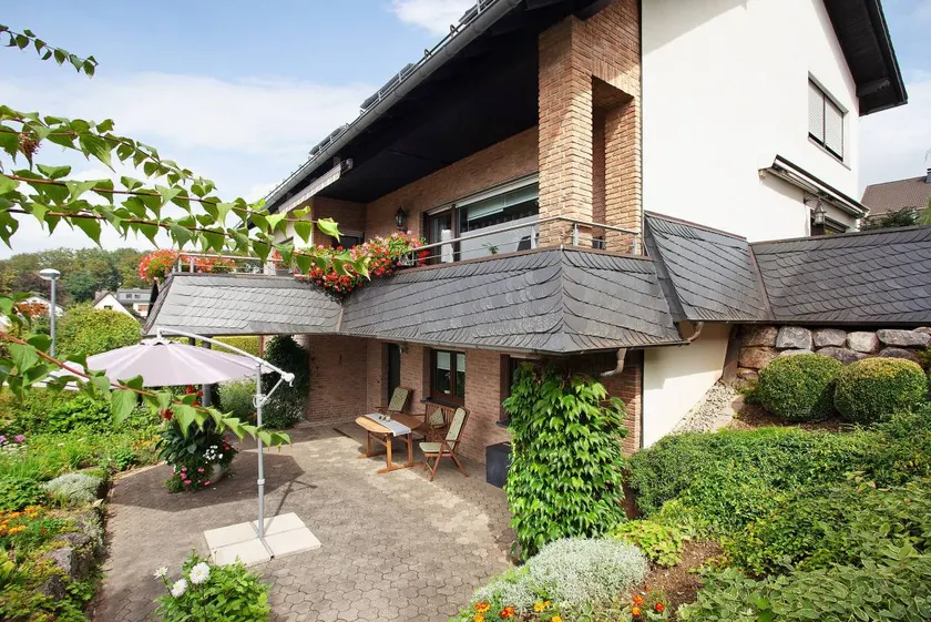 Appartamento adatto alle famiglie con barbecue, terrazza e giardino | Vista sulla montagna - Image 1