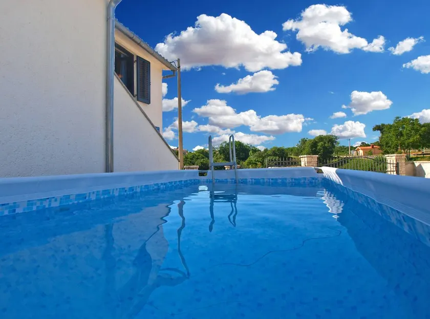 Children-friendly house with BBQ, pool & terrace | Pet-friendly - Image 1