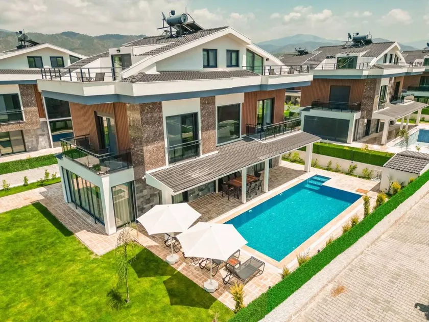 Villa Galaxy with 4 bedrooms and 4 bathrooms - Image 1