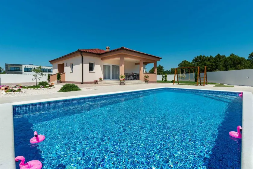 Family-oriented pleasant villa with terrace, BBQ & pool - Image 1