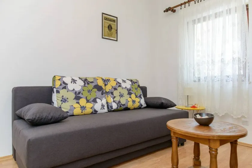 Apartment with barbecue | Garden view - Image 1