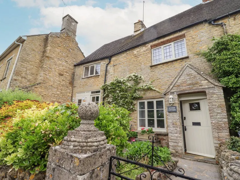 Cottage with garden - Image 1