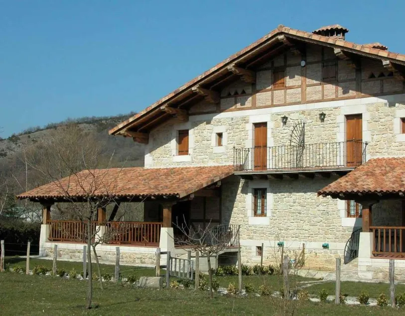 House with garden, terrace & barbeque | Mountain view - Image 1