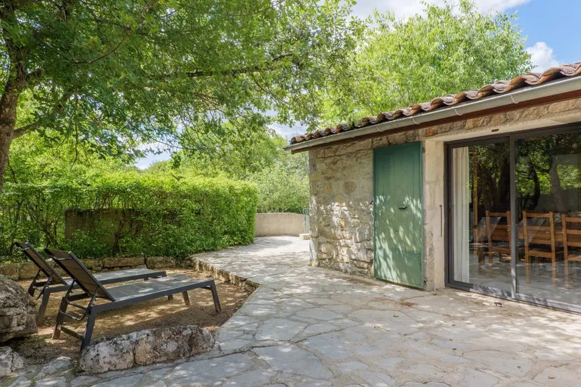 Cottage with terrace, garden & heated pool | Garden view - Image 1