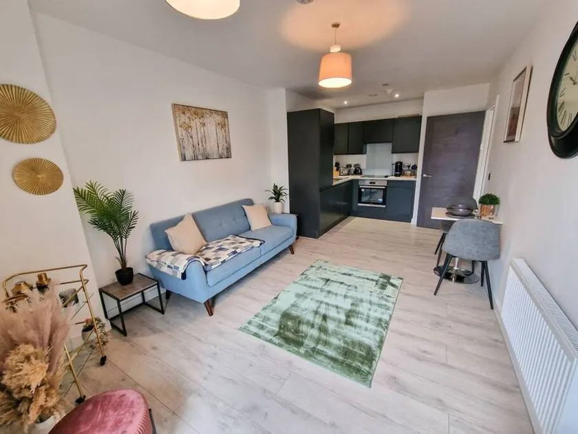 Liverpool City Centre Flat by City SuperHost - Image 1