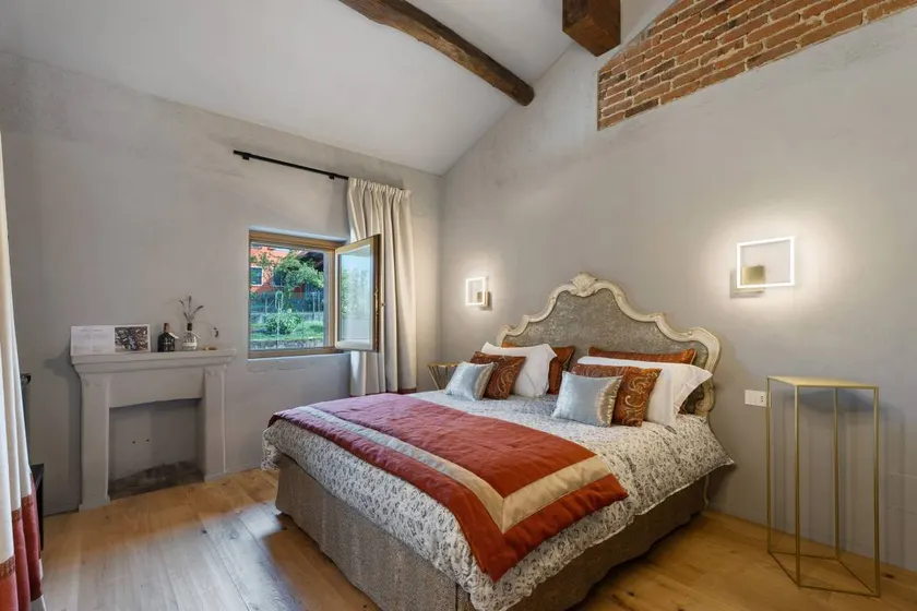 Room 'Büscia' with Mountain View, Wi-Fi and Air Conditioning - Image 1