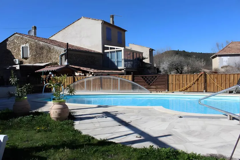 Fully equipped beautiful house with terrace & pool | Garden view | Pets allowed - Image 1