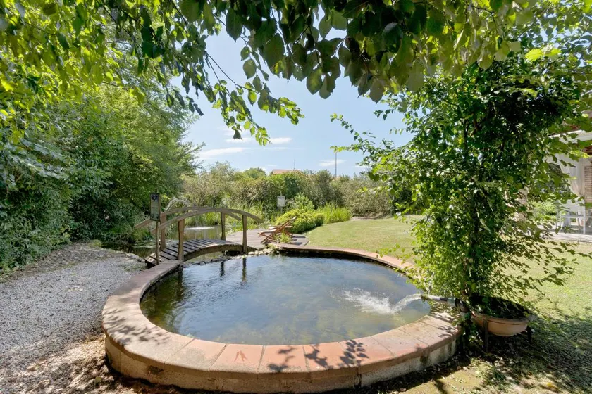 Flat with garden | Garden view - Image 1