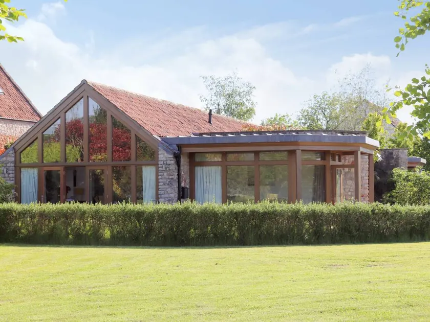 Cottage with pool, terrace & sauna - Image 1