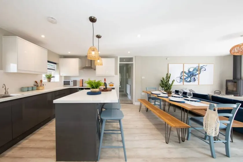 Family-oriented big bungalow with barbecue & garden | Good for workation | Dogs allowed - Image 1