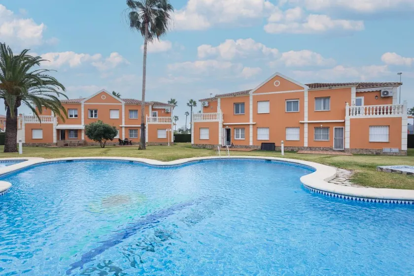 Fully equipped house with garden, pool & terrace | Beach view | Suitable for remote work | Pet-friendly - Image 1