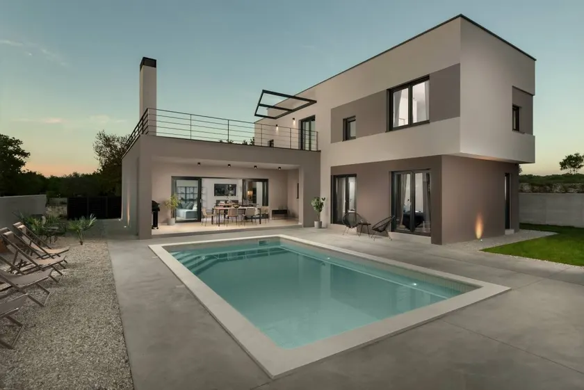 Detached Villa, Garden With Private Pool, Covered Terrace, Bbq, Table Tennis - Image 1