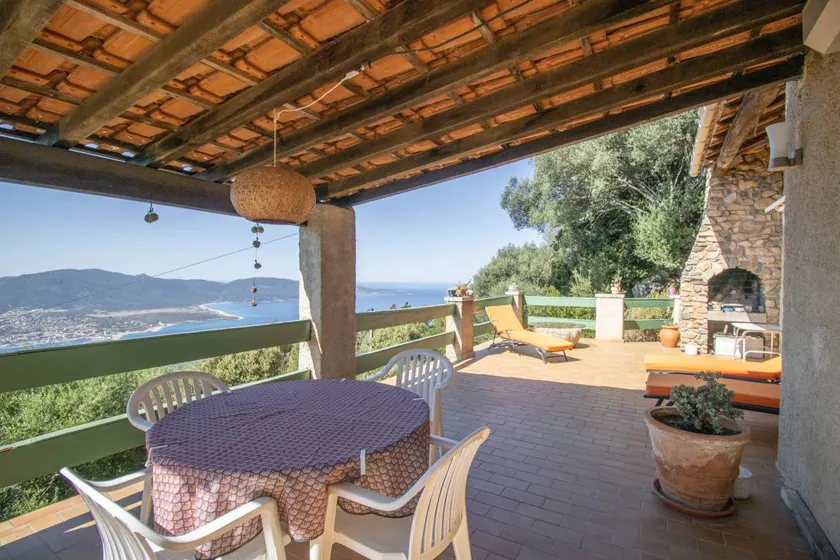 Espectacular villa ideal para familias con terraza y jardín | Vistas al mar | Perfecta para el trabajo en remoto - Image 1