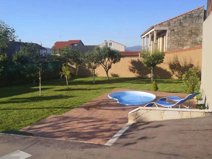 House with terrace, garden & BBQ | Pool view - Image 1