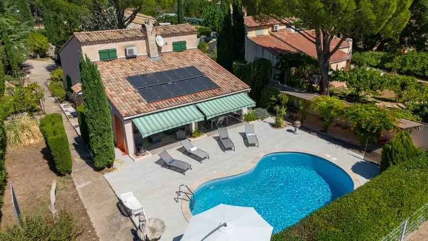 La Parenthèse Villa For 7 People - Image 1
