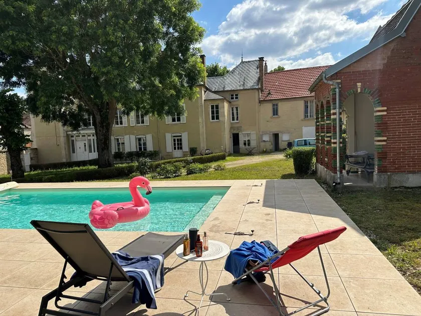 Cottage with pool & barbeque - Image 1