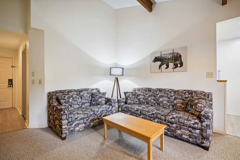 Deluxe Two Bedroom Suite on 2nd floor with outdoor heated pool 20102 - Image 1