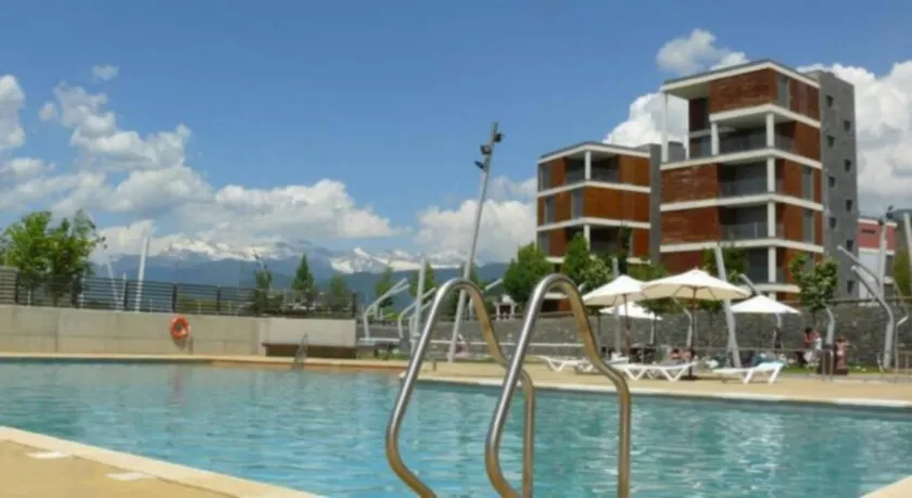 Flat with pool & terrace | Nature view - Image 1
