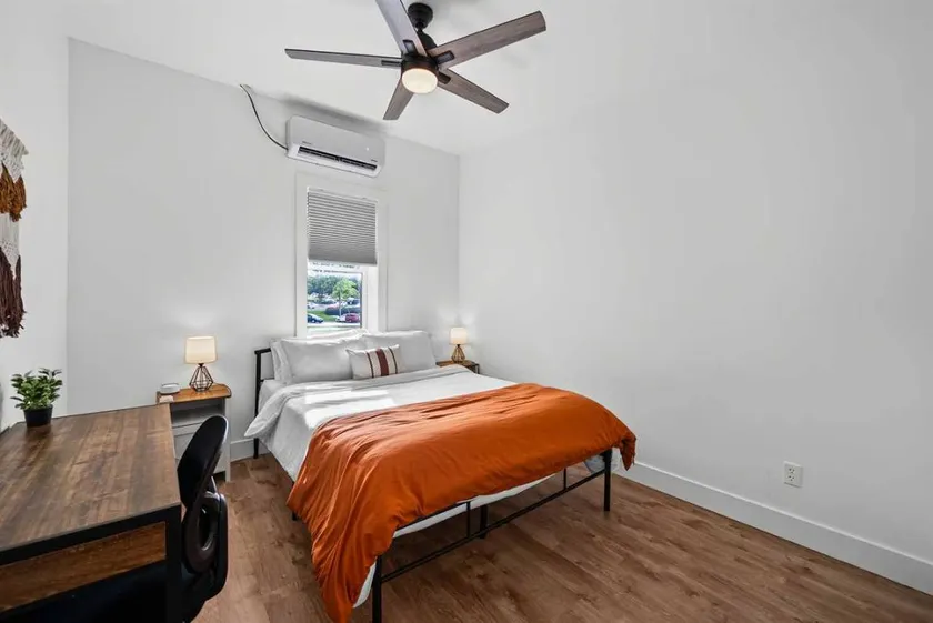 Beautiful 2bd/1ba Above Craft Coffee Shop, Downtown, by Apsu - Image 1
