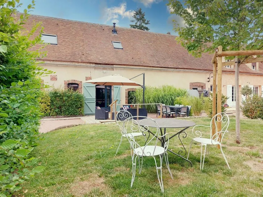 Fully equipped cottage with garden & barbecue - Image 1