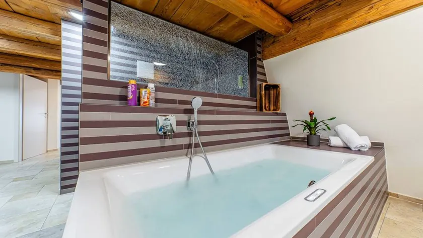 Apartment mit Sauna, Pool und Whirlpool - Image 1
