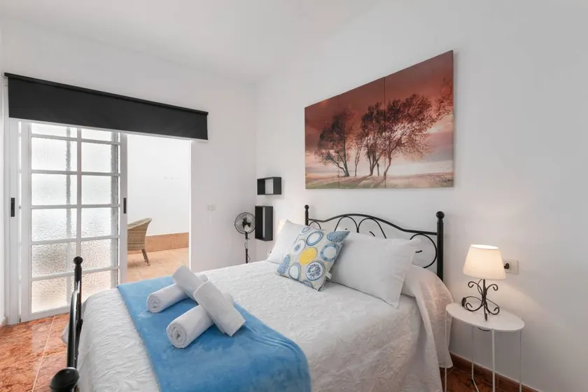 Family-friendly holiday apartment with terrace | Beach view | Next to the beach | Good for workation - Image 1