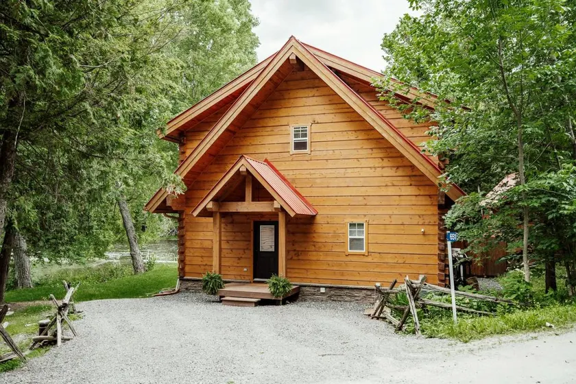 Pet-Friendly Cabin, Ideal for Family Glamping Trips in Ontario - Image 1