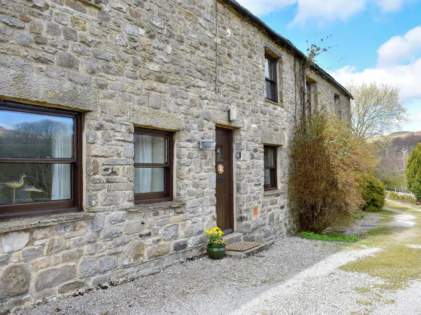 Cottage with garden - Image 1