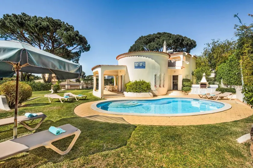 Villa entièrement équipée avec piscine privée, barbecue et terrasse - Image 1