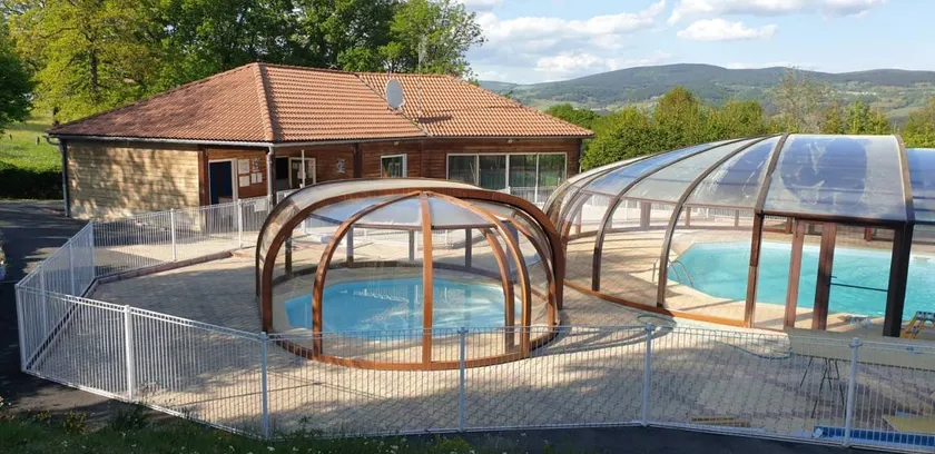 Chalet Lilas with Mountain Views, Shared Pool, and Wi-Fi - Image 1