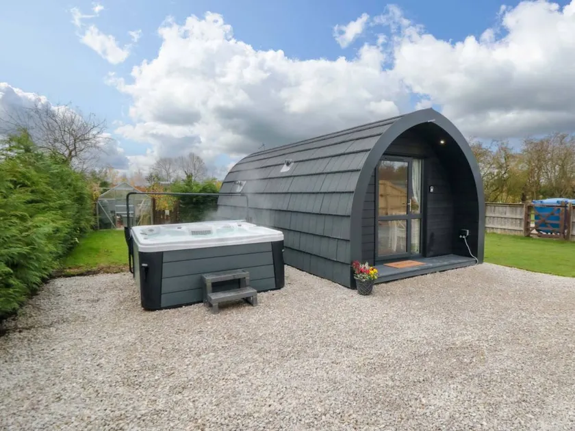 Cottage avec jacuzzi et jardin - Image 1