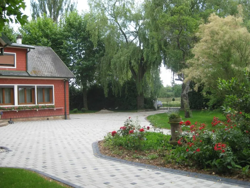 Holiday home with terrace & BBQ | Garden view - Image 1