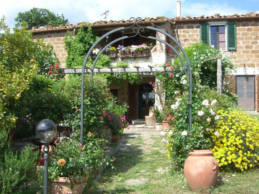 House with terrace, barbecue & garden | Mountain view - Image 1