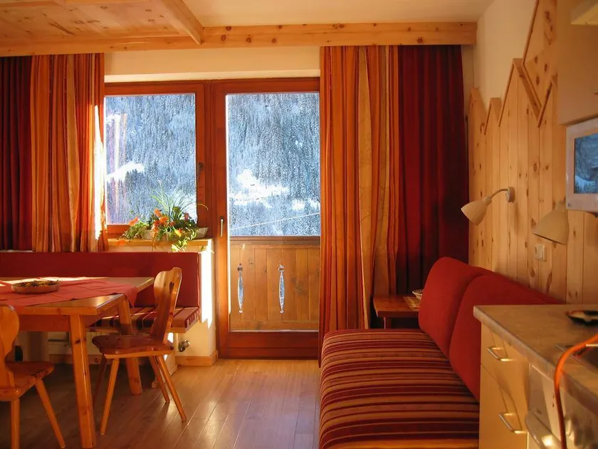 Apartamento con sauna, terraza y jardín - Image 1