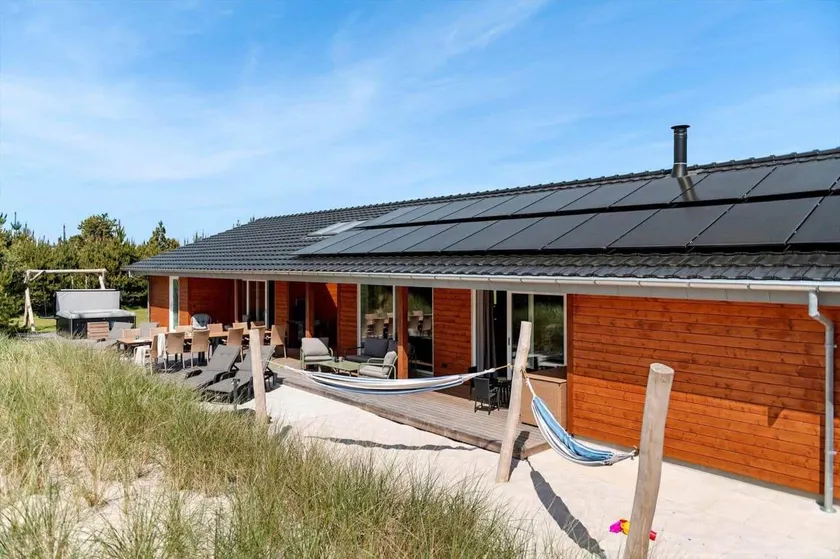 House with sauna, terrace & barbeque - Image 1