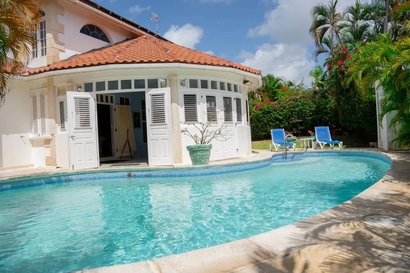 Villa with terrace, jacuzzi & private pool | Garden view - Image 1