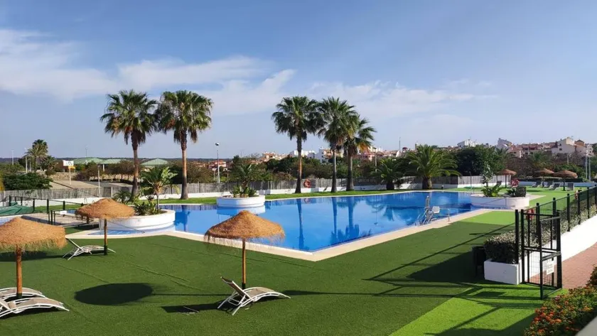 Apartment with pool, terrace & BBQ | Lake view - Image 1