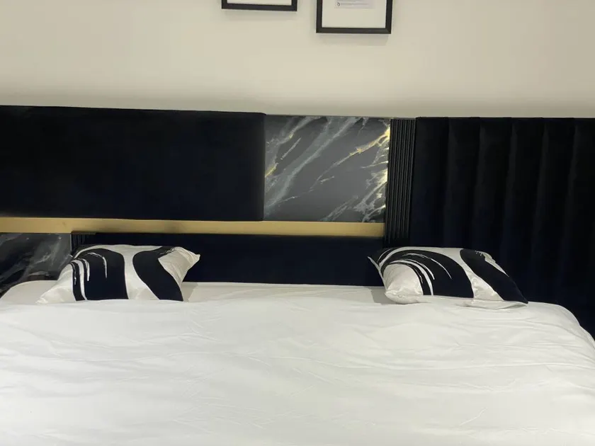 Super Luxurious brand new 3 bedrooms garden flat - Image 1
