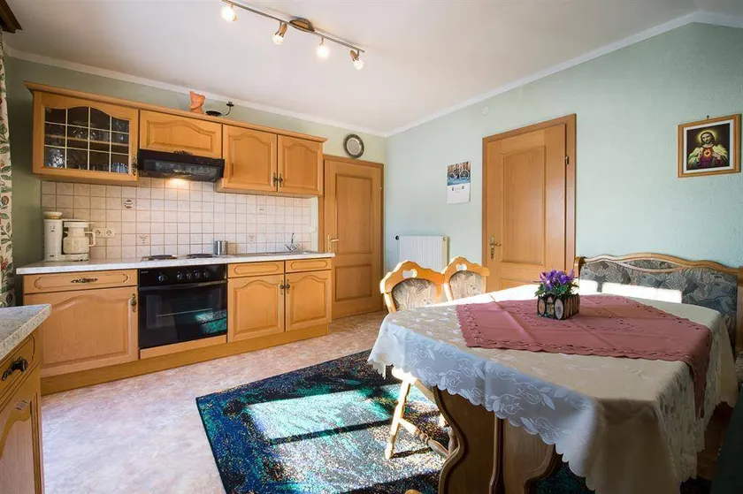 Holiday apartment with barbeque, garden & terrace - Image 1