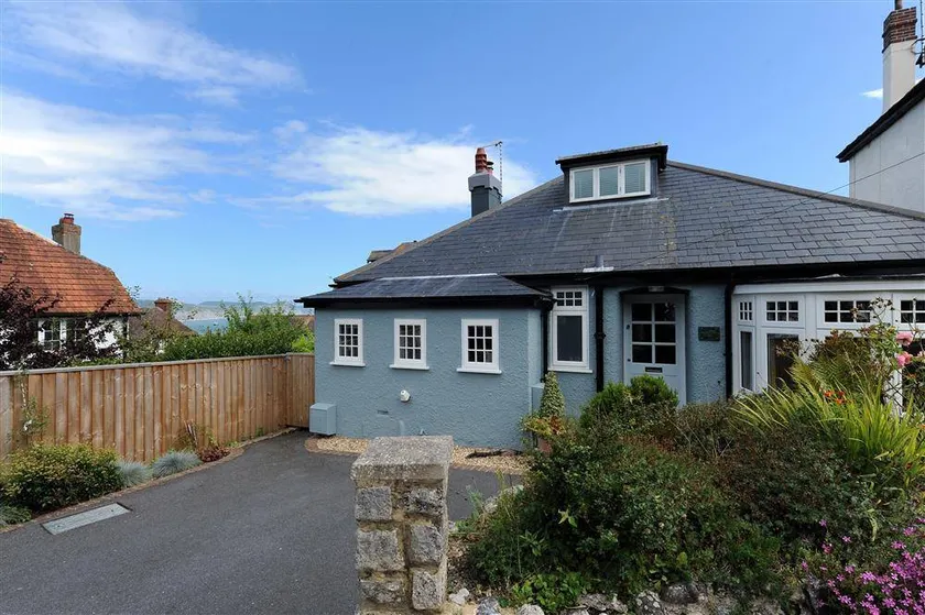 Cottage with garden | Beach view - Image 1