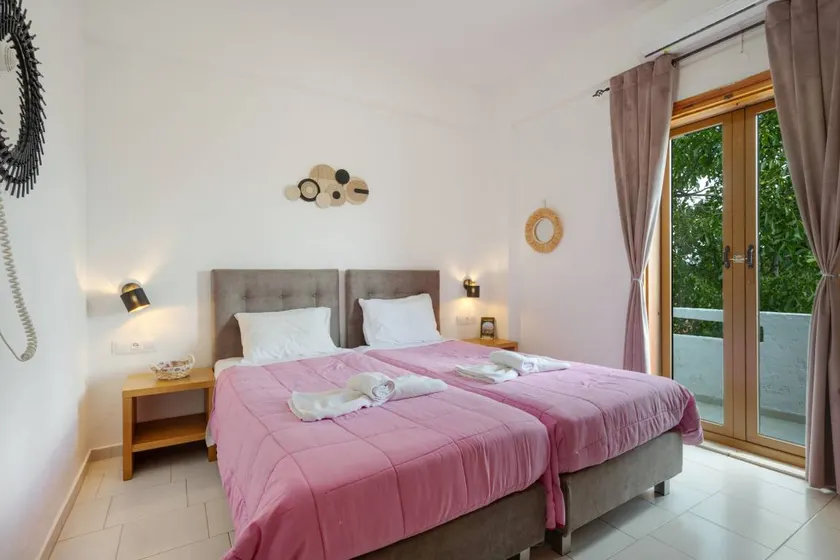 Dedicated room | Garden view - Image 1