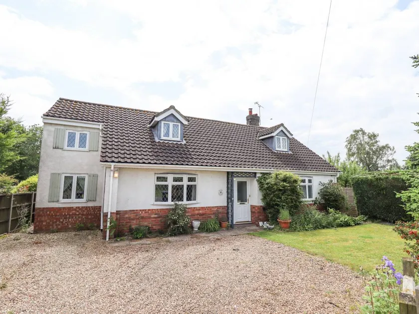 Fully equipped cottage with garden | Pets are welcome - Image 1