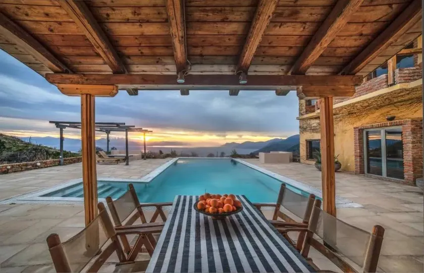 Villa with terrace, barbecue & garden - Image 1