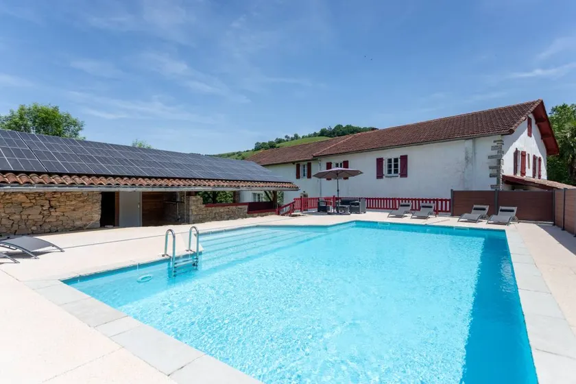 House with pool, terrace & garden | Mountain view - Image 1