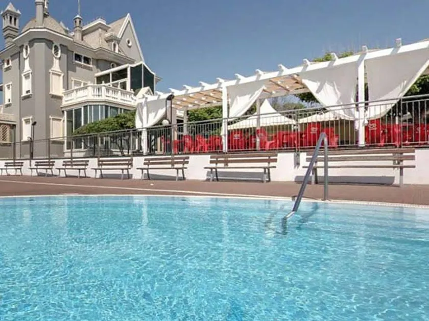 Merveilleux appartement convivial et familial avec terrasse et piscine - Image 1